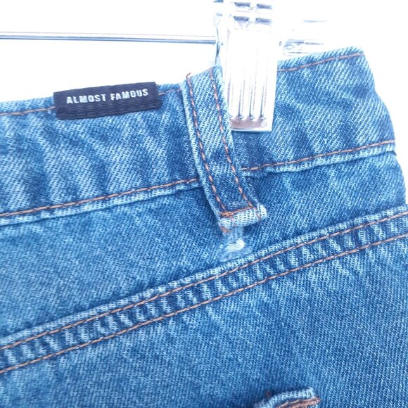 Almost Famous Womens Distressed Denim Shorts‎ Size 5 - Picture 2 of 16